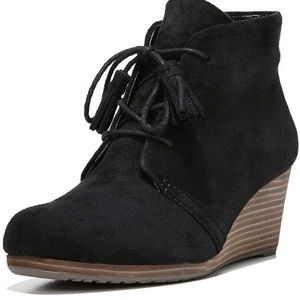 Dr. Scholl's Dakota Wedge Booties
Size 10 great condition, very comfy!